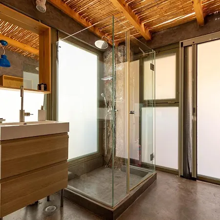 Zen Rocks Mani Retreat Aparthotel