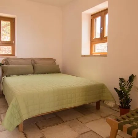 Zen Rocks Mani Retreat Kalianeika