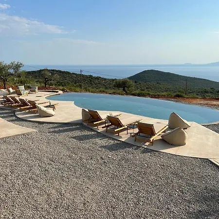 Zen Rocks Mani Retreat Aparthotel Kalianeika