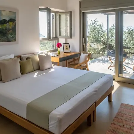 Zen Rocks Aparthotel 4*