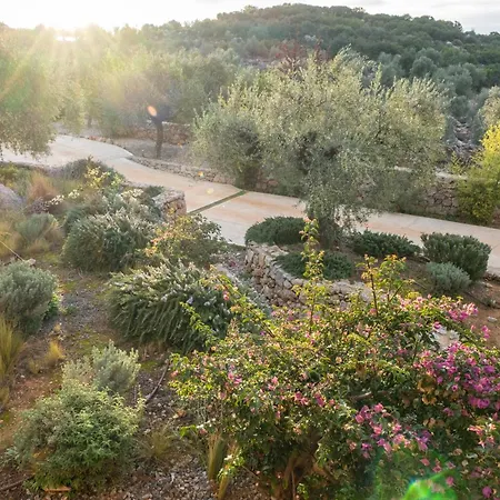 Zen Rocks Apart-hotel 4*