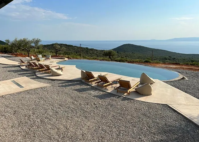 Zen Rocks Aparthotel Kalianeika