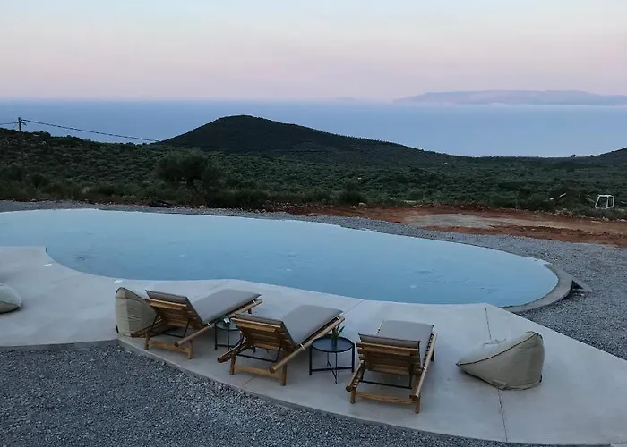 Zen Rocks Aparthotel 4*