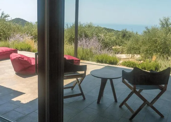 Zen Rocks Aparthotel 4*