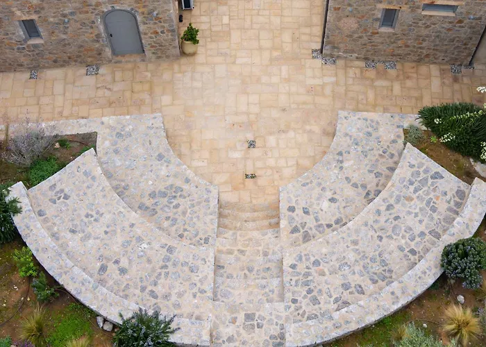 Zen Rocks Aparthotel Kalianeika