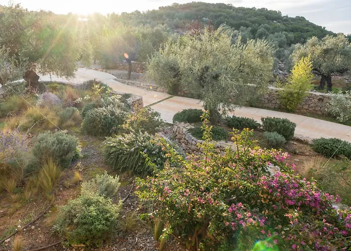 Zen Rocks Aparthotel 4*